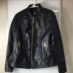 BLACK LEATHER JACKET.